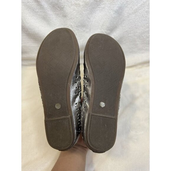 VIONIC Silver Ballet Flats Perforated Leather Comfort Shoes Orthotic Sz 7 - Picture 2 of 10